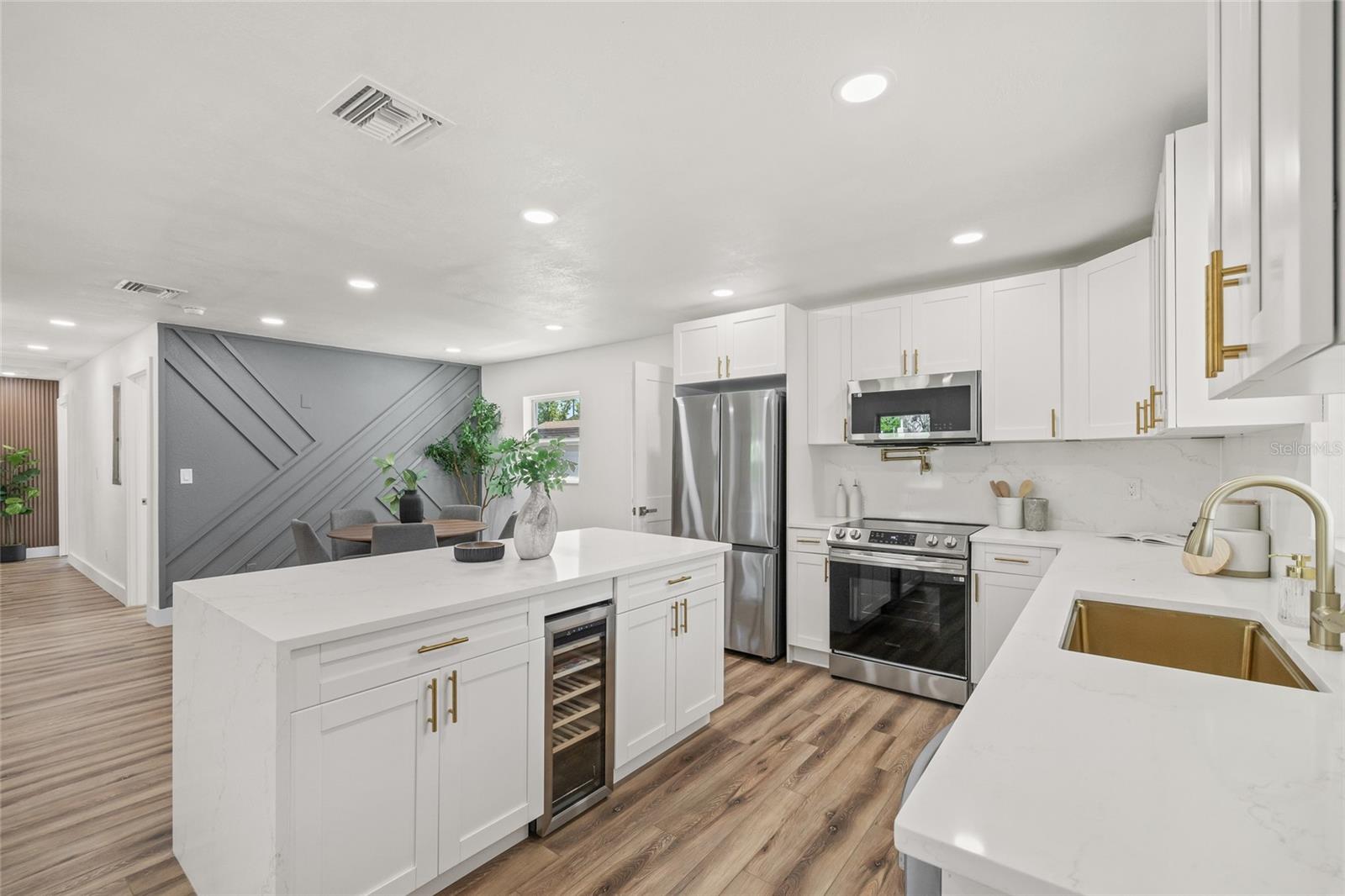 3906 W PEARL AVE, TAMPA, FL, 33611