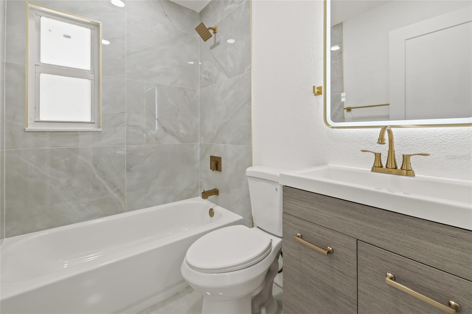 3906 W PEARL AVE, TAMPA, FL, 33611