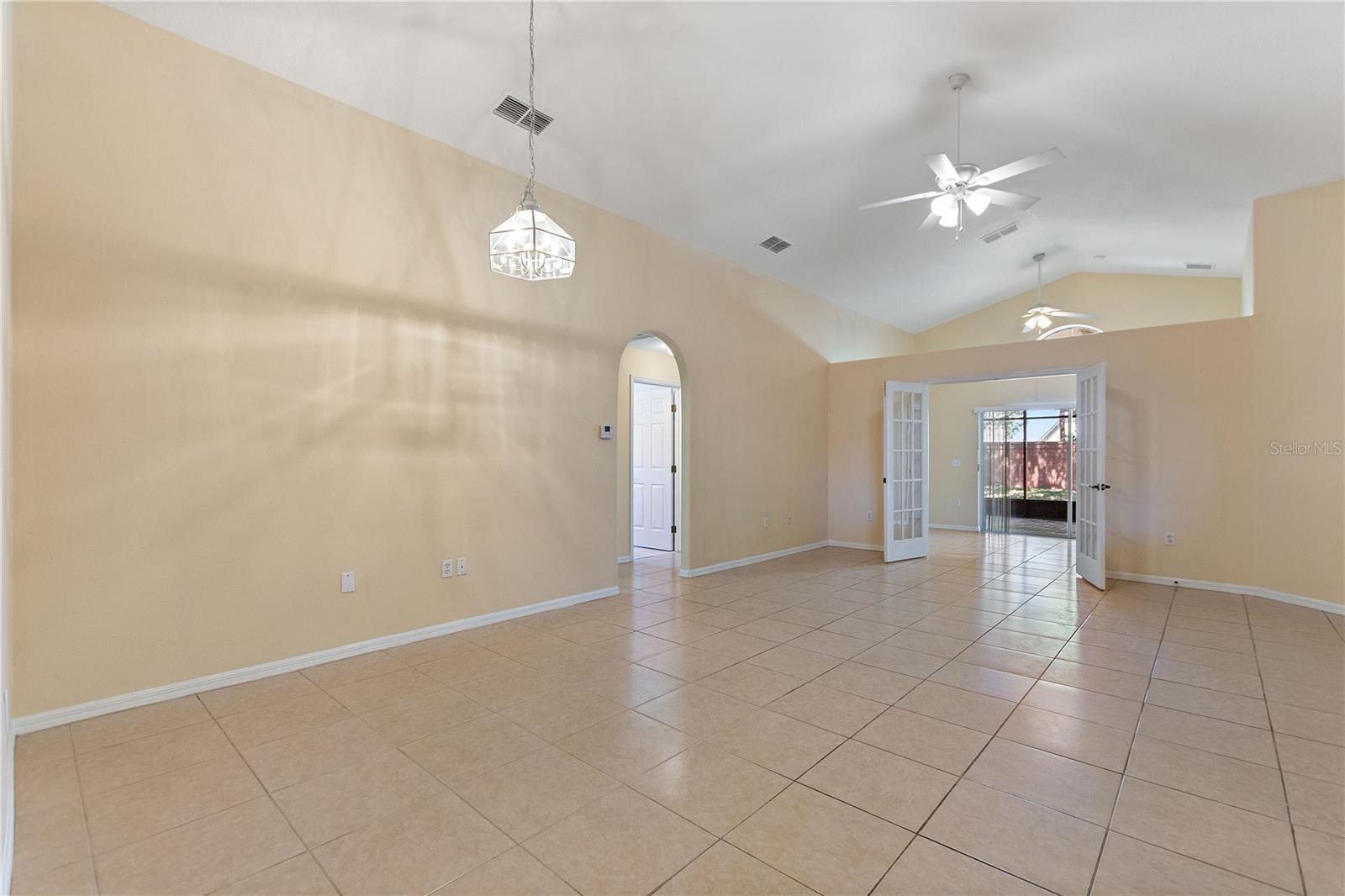 1111 KNIGHTSBRIDGE CIR, DAVENPORT, FL, 33896