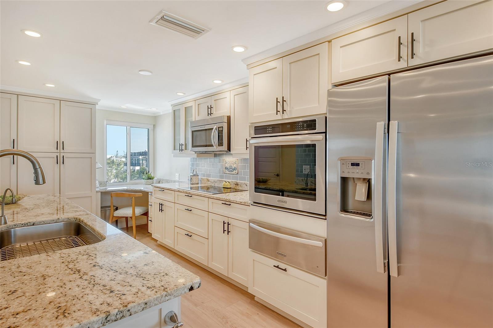 20 WHISPERING SANDS DR #406, SARASOTA, FL, 34242