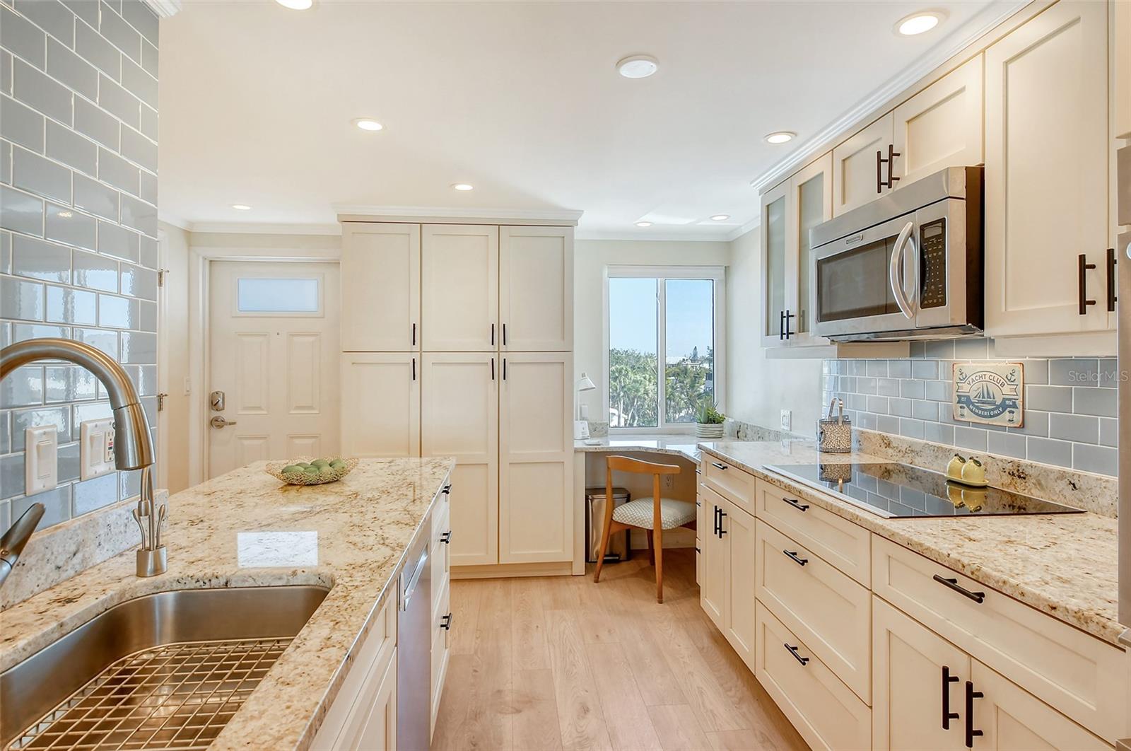 20 WHISPERING SANDS DR #406, SARASOTA, FL, 34242