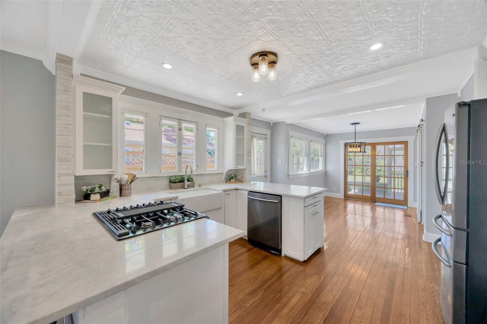 5912 N LYNN AVE, TAMPA, FL, 33604