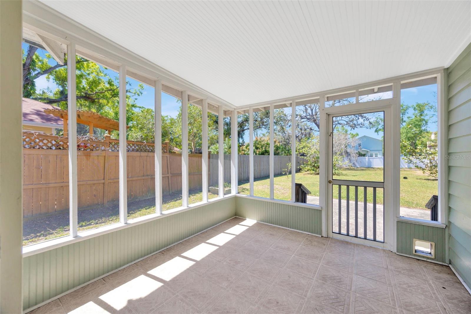 5912 N LYNN AVE, TAMPA, FL, 33604