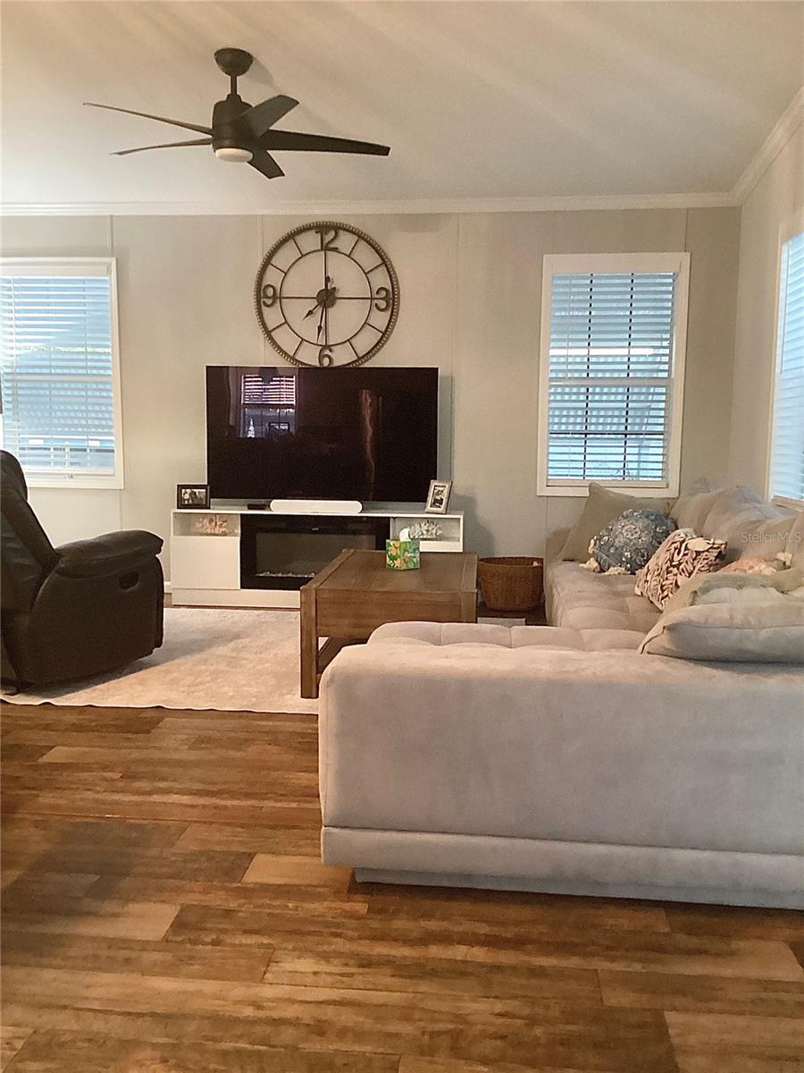 9177 47TH AVE N, ST PETERSBURG, FL, 33708