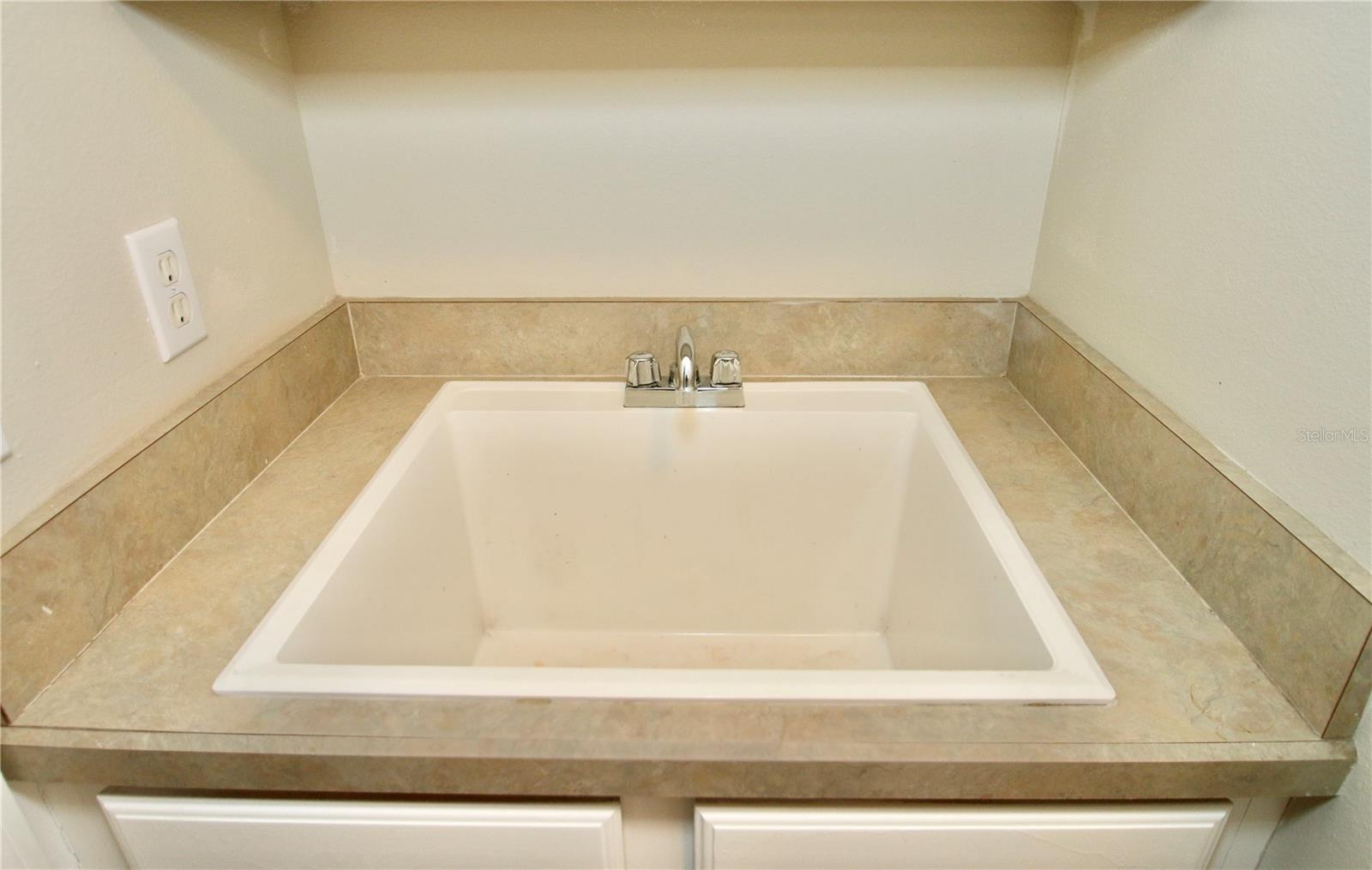 1207 GREENLEY AVE, GROVELAND, FL, 34736
