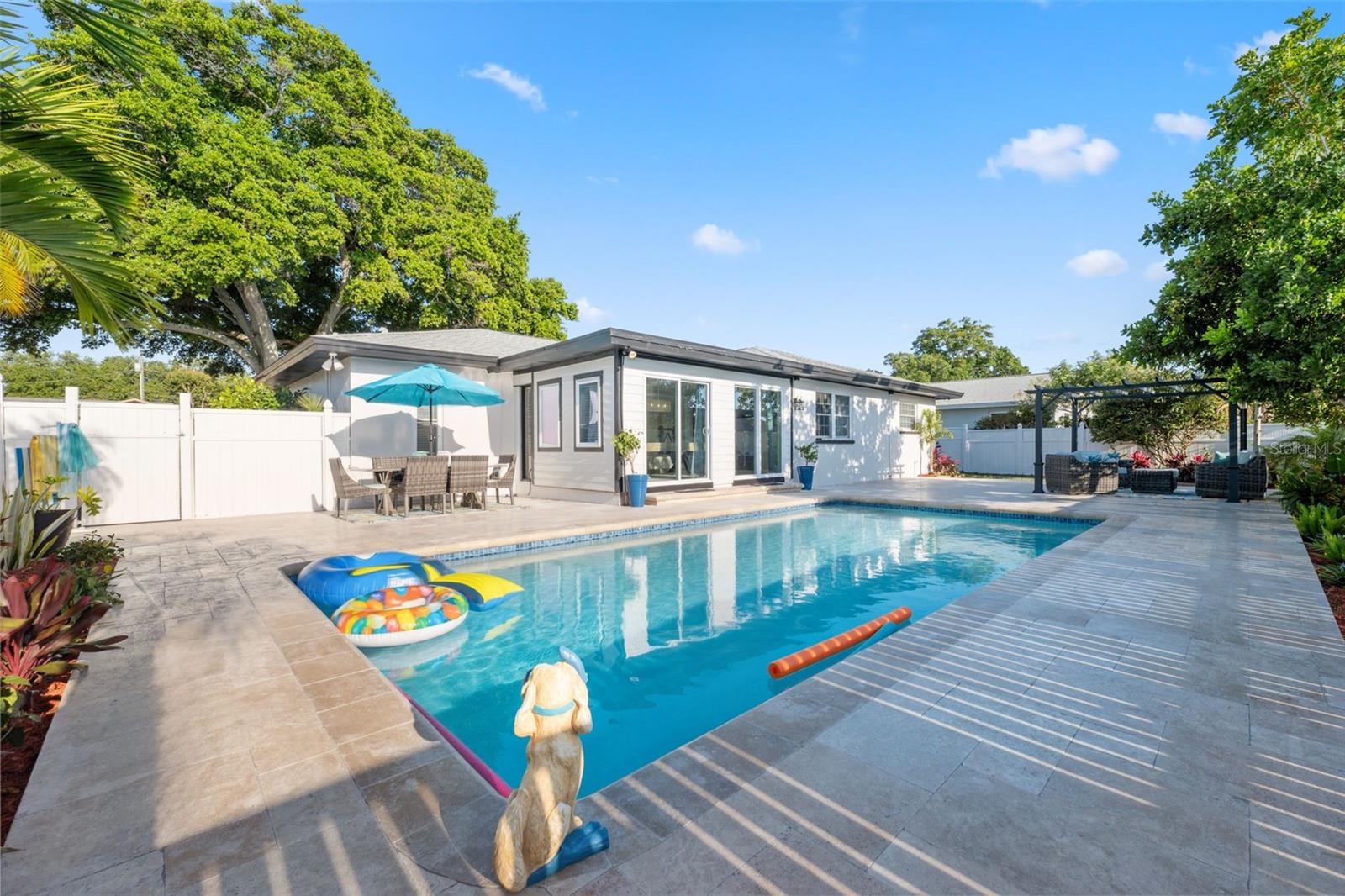 2675 PINEWOOD DR, DUNEDIN, FL, 34698
