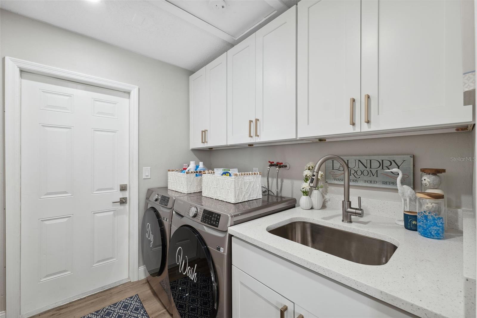 2675 PINEWOOD DR, DUNEDIN, FL, 34698