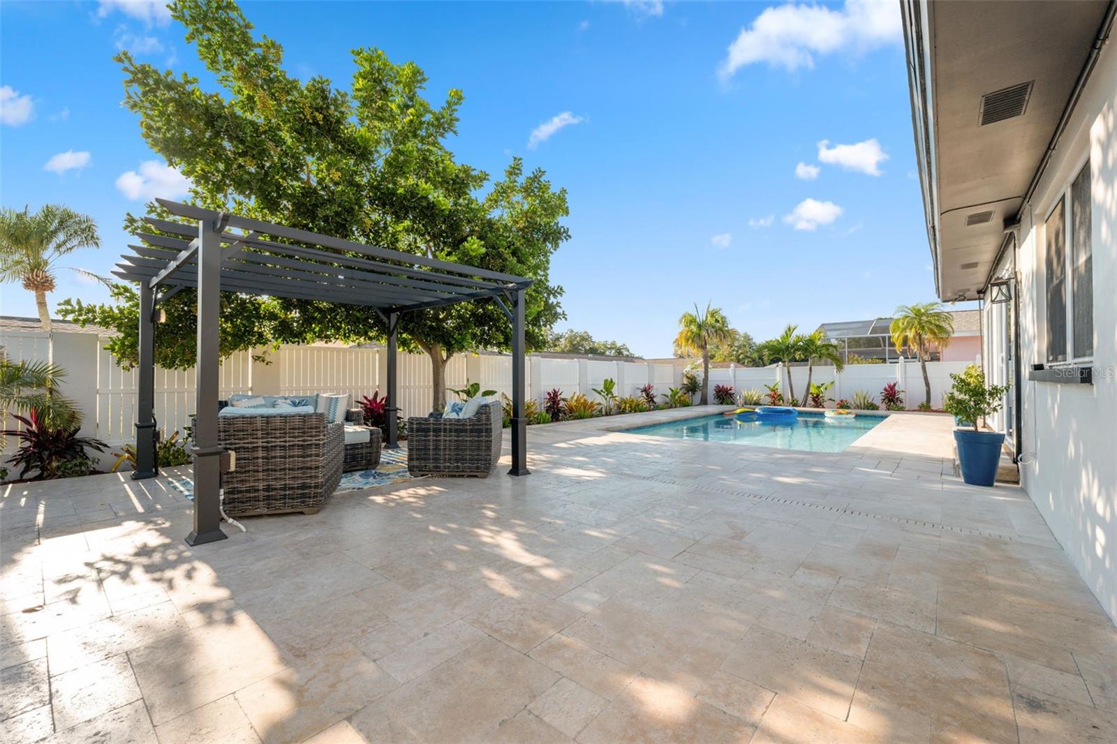 2675 PINEWOOD DR, DUNEDIN, FL, 34698