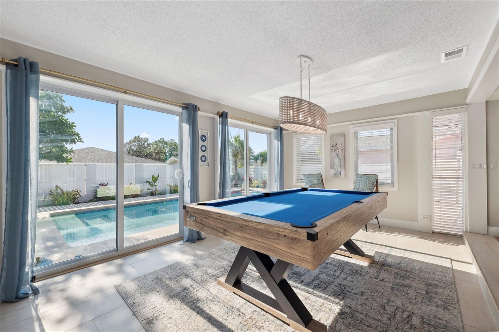 2675 PINEWOOD DR, DUNEDIN, FL, 34698