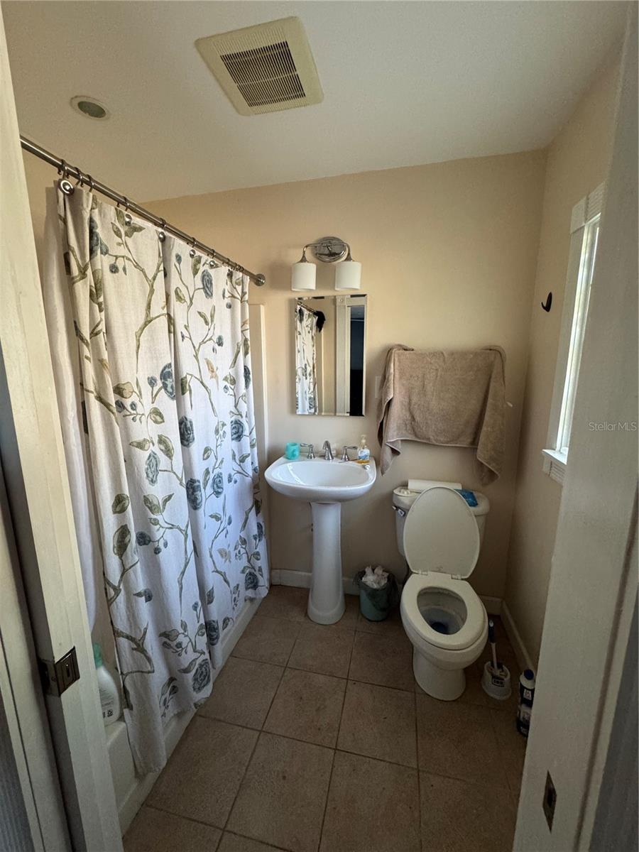 5808 N 17TH ST, TAMPA, FL, 33610