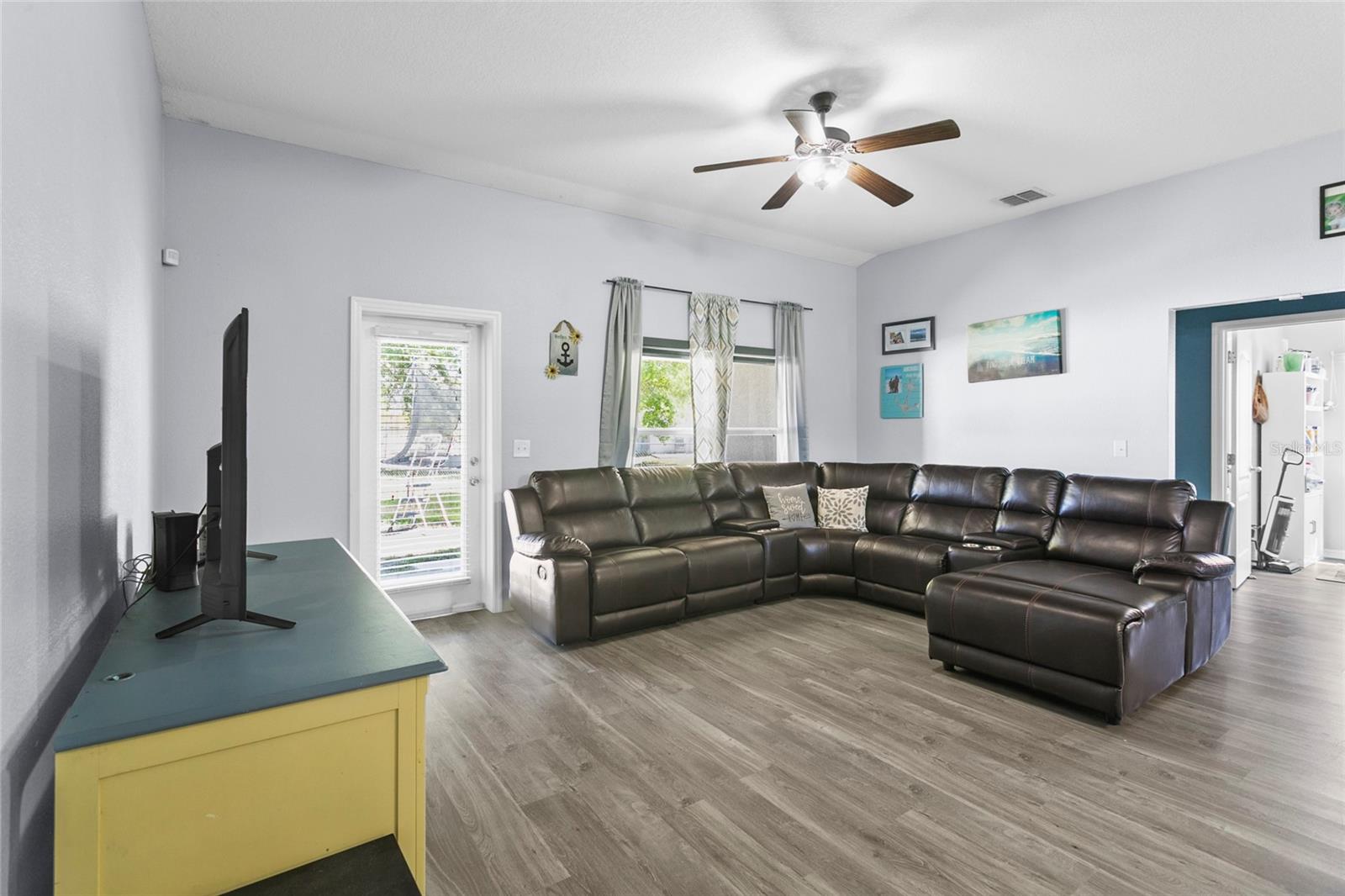 323 AZINCOURT LN, KISSIMMEE, FL, 34759