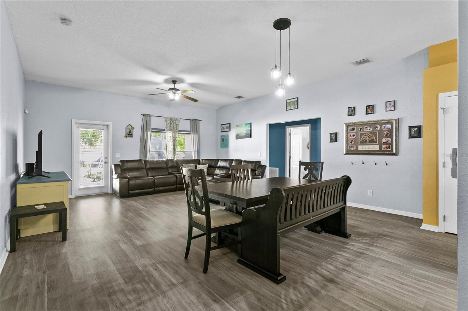323 AZINCOURT LN, KISSIMMEE, FL, 34759
