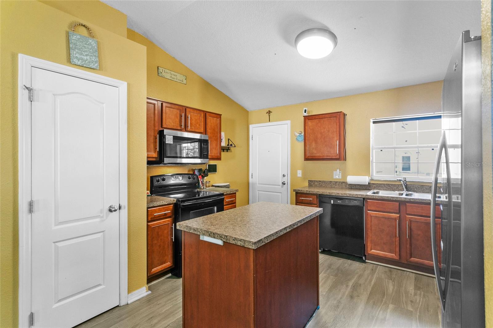 323 AZINCOURT LN, KISSIMMEE, FL, 34759