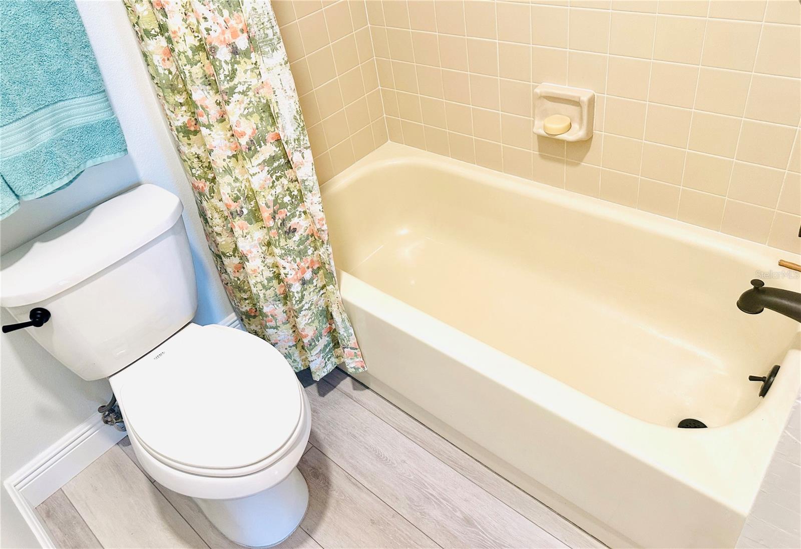 5061 BARRINGTON CIR #1302, SARASOTA, FL, 34234