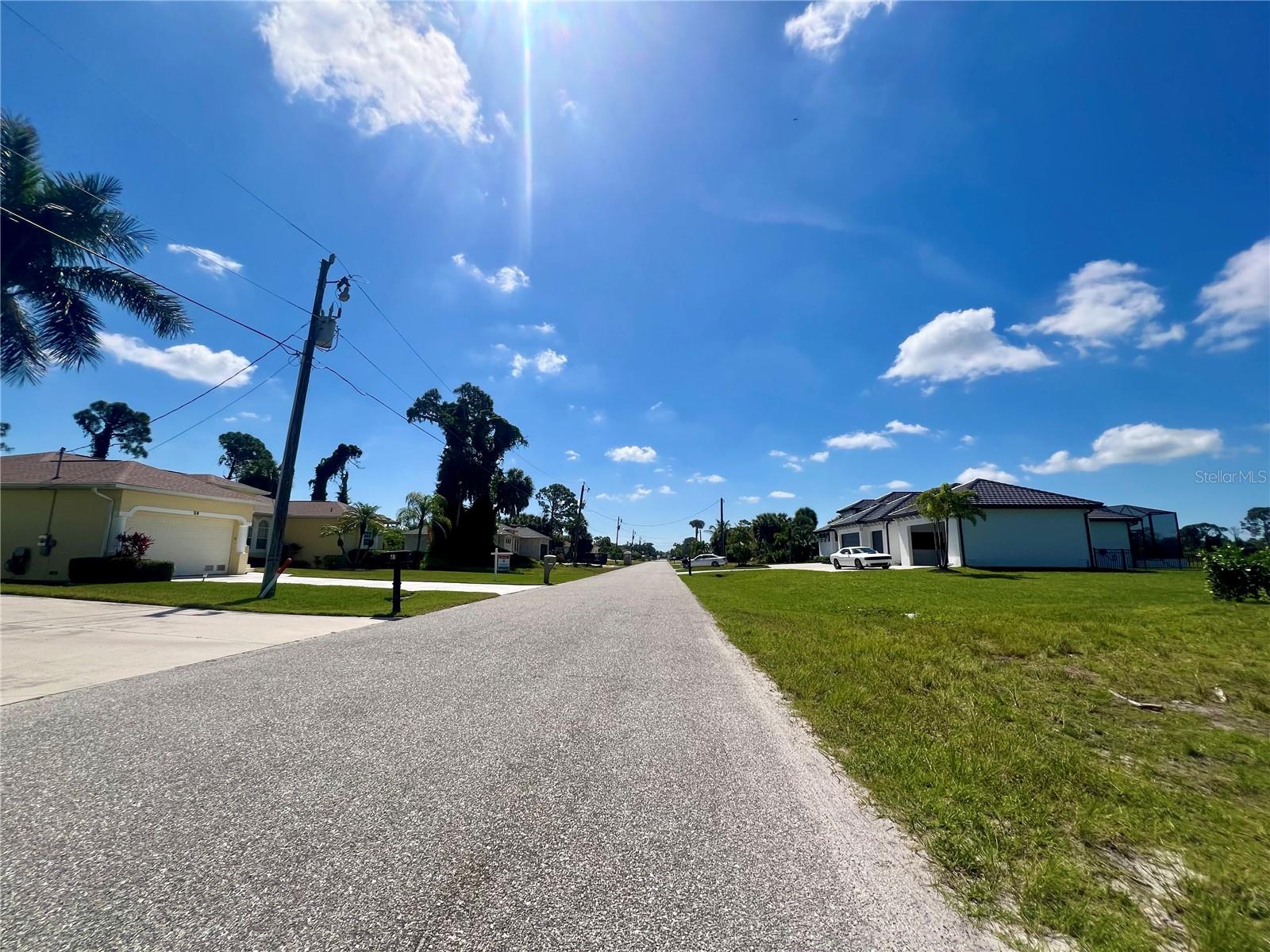 60 PINE VALLEY CT, ROTONDA WEST, FL, 33947