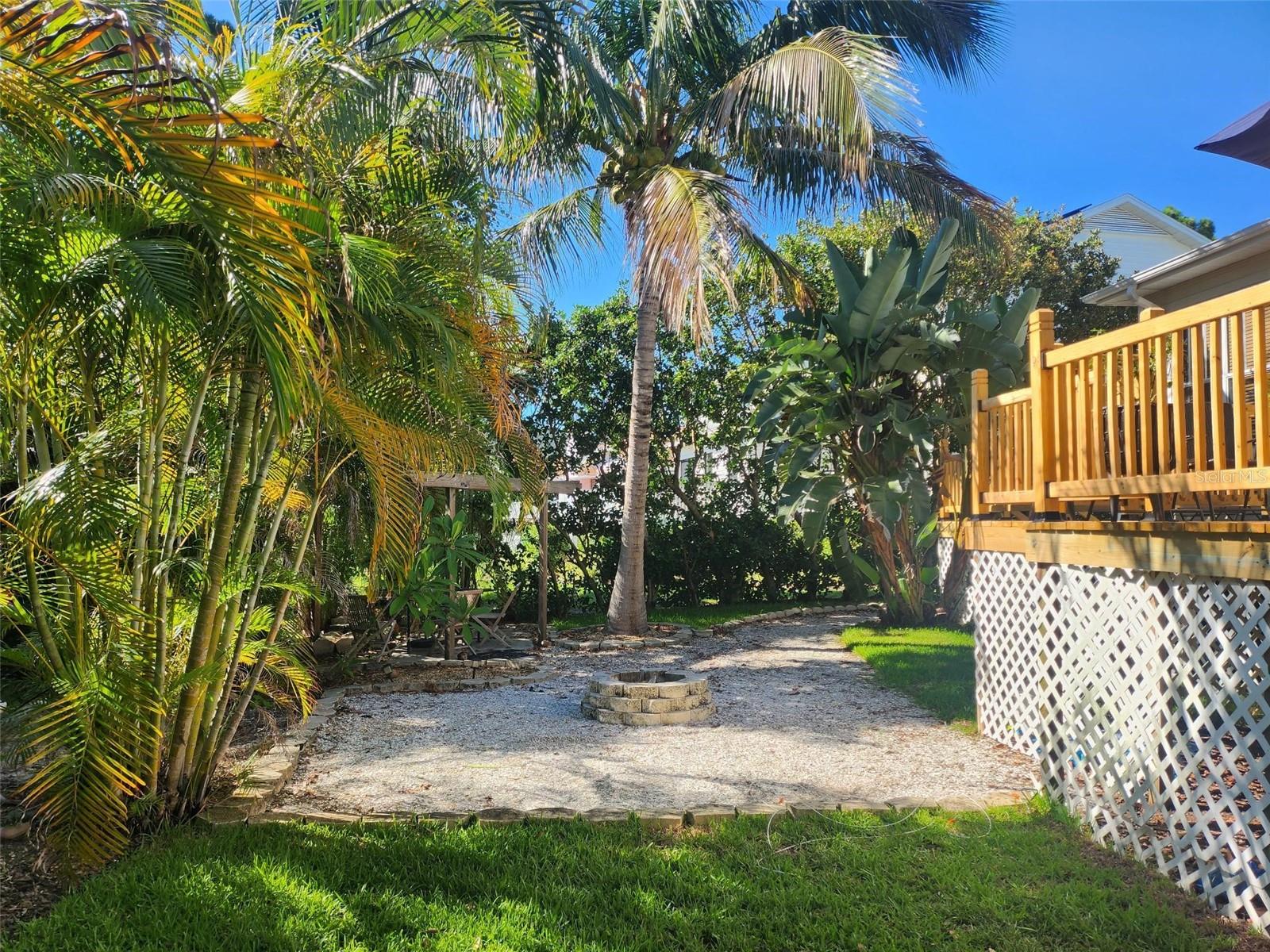 2010 N POINTE ALEXIS DR, TARPON SPRINGS, FL, 34689