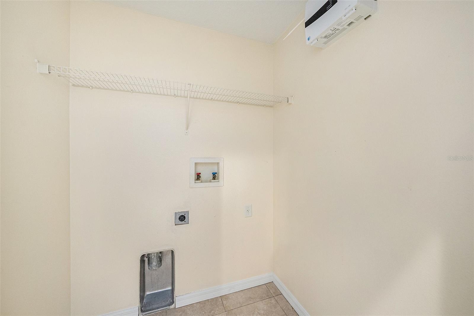 7924 CARRIAGE POINTE DR, GIBSONTON, FL, 33534