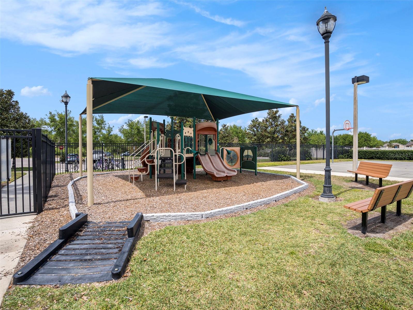 7924 CARRIAGE POINTE DR, GIBSONTON, FL, 33534