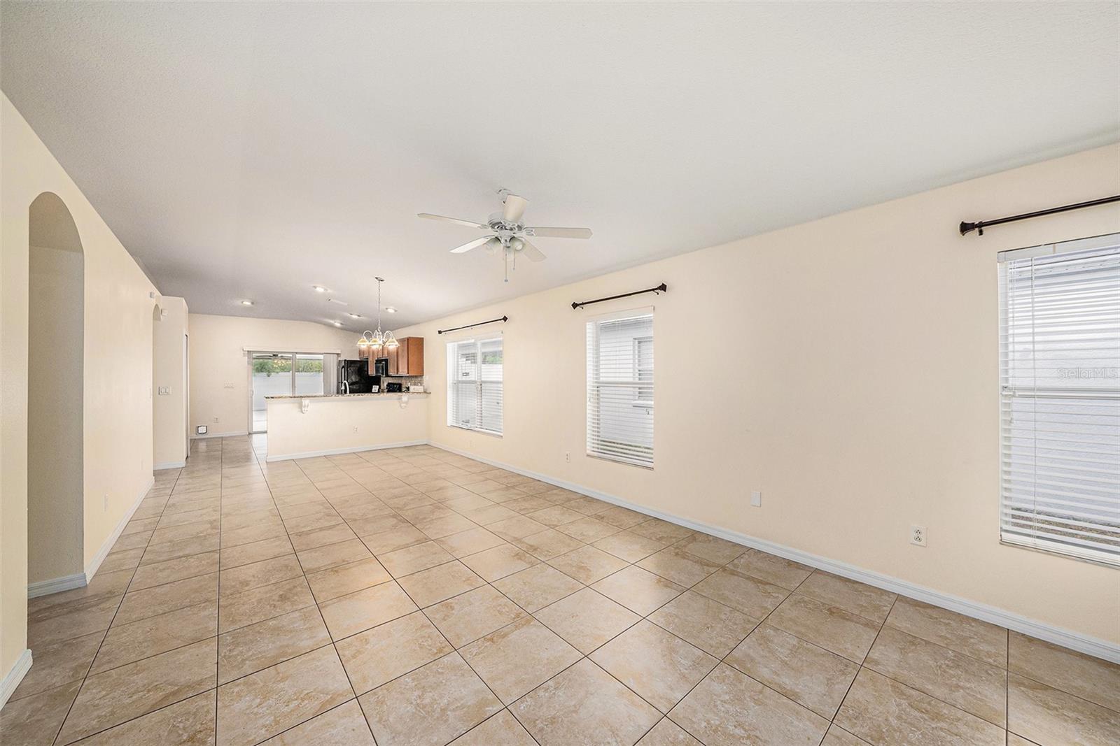 7924 CARRIAGE POINTE DR, GIBSONTON, FL, 33534