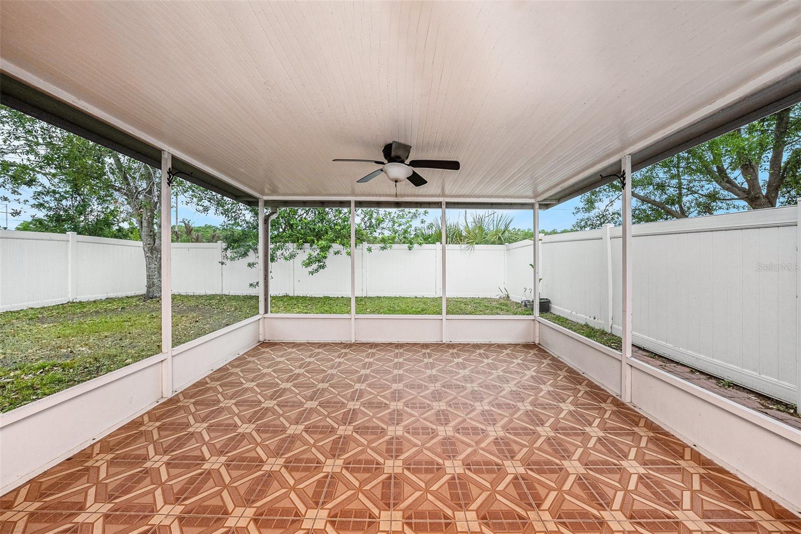 7924 CARRIAGE POINTE DR, GIBSONTON, FL, 33534