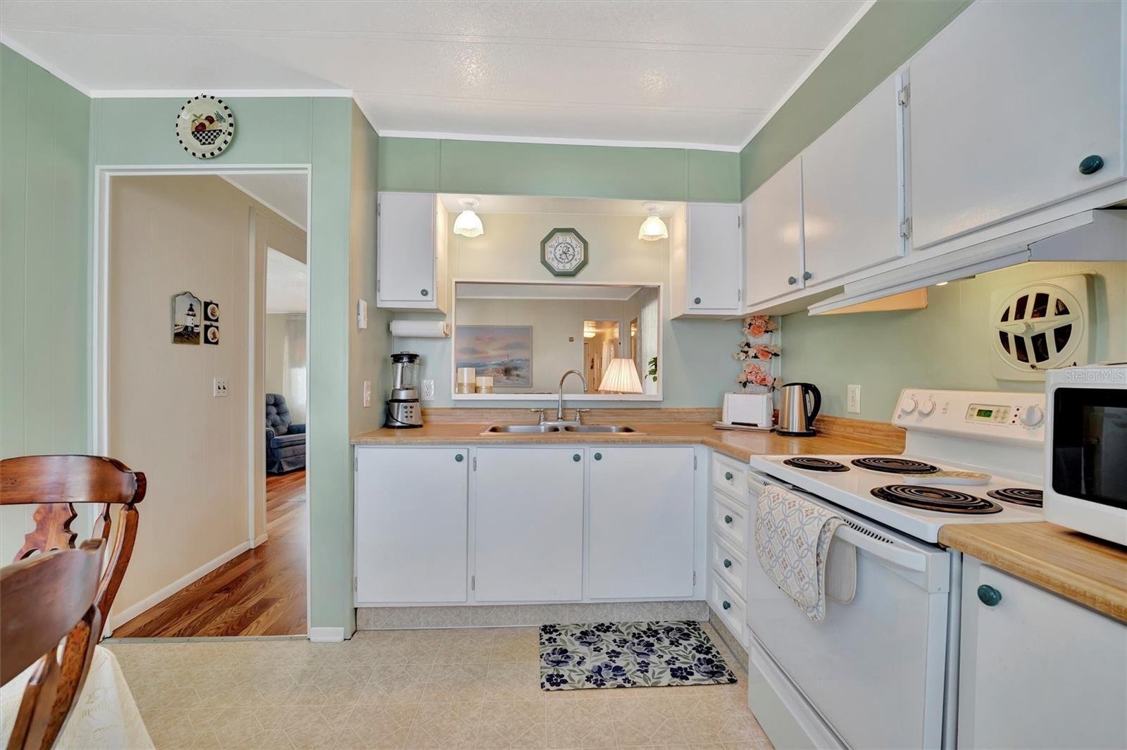 128 E SAINT JOHNS WAY, APOLLO BEACH, FL, 33572