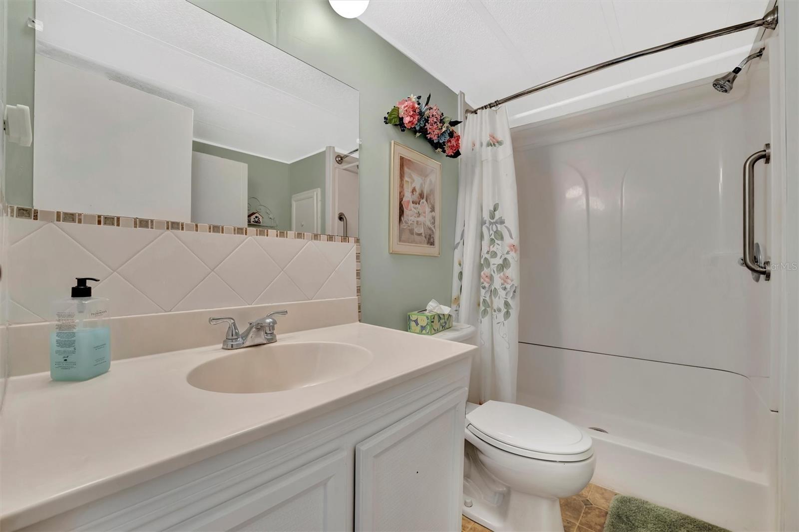 128 E SAINT JOHNS WAY, APOLLO BEACH, FL, 33572