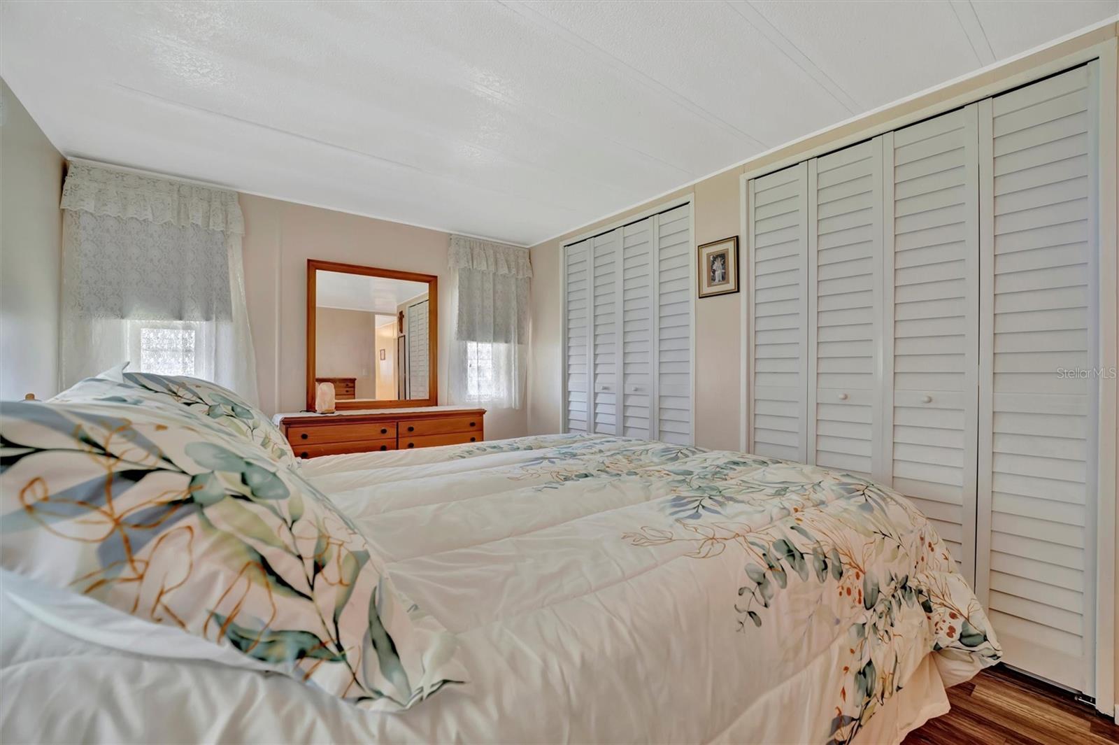 128 E SAINT JOHNS WAY, APOLLO BEACH, FL, 33572