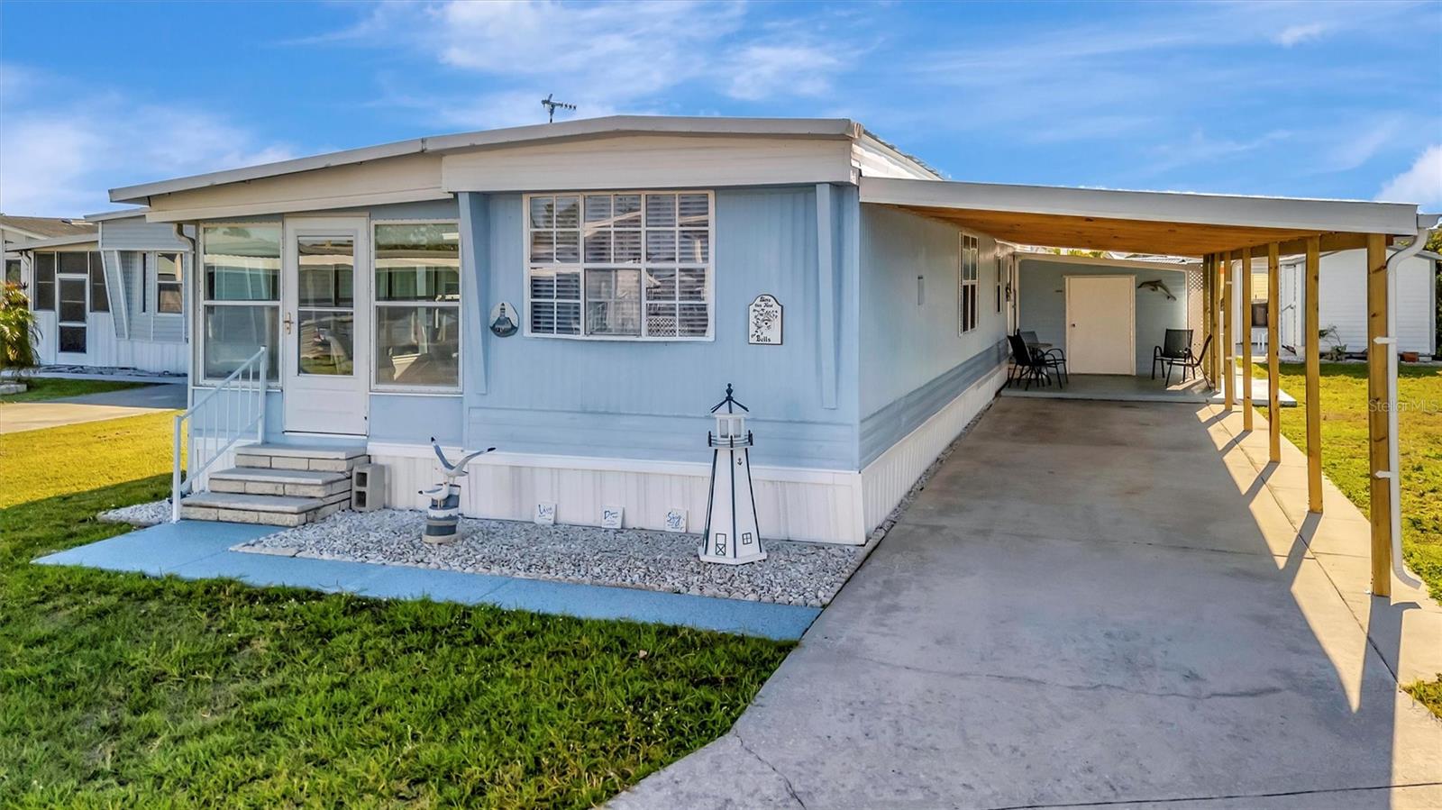 128 E SAINT JOHNS WAY, APOLLO BEACH, FL, 33572