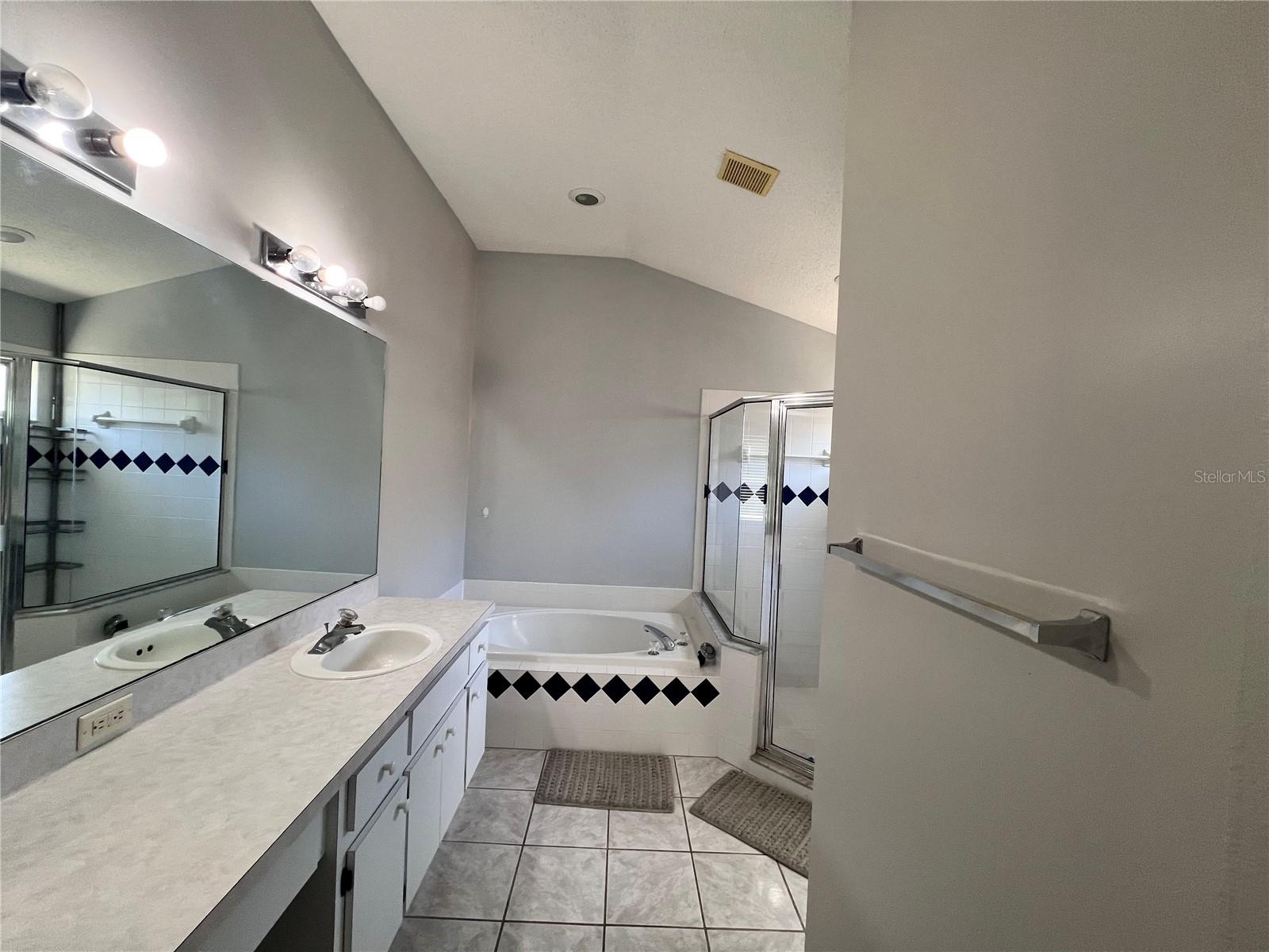 418 HENDERSON AVE, SEFFNER, FL, 33584