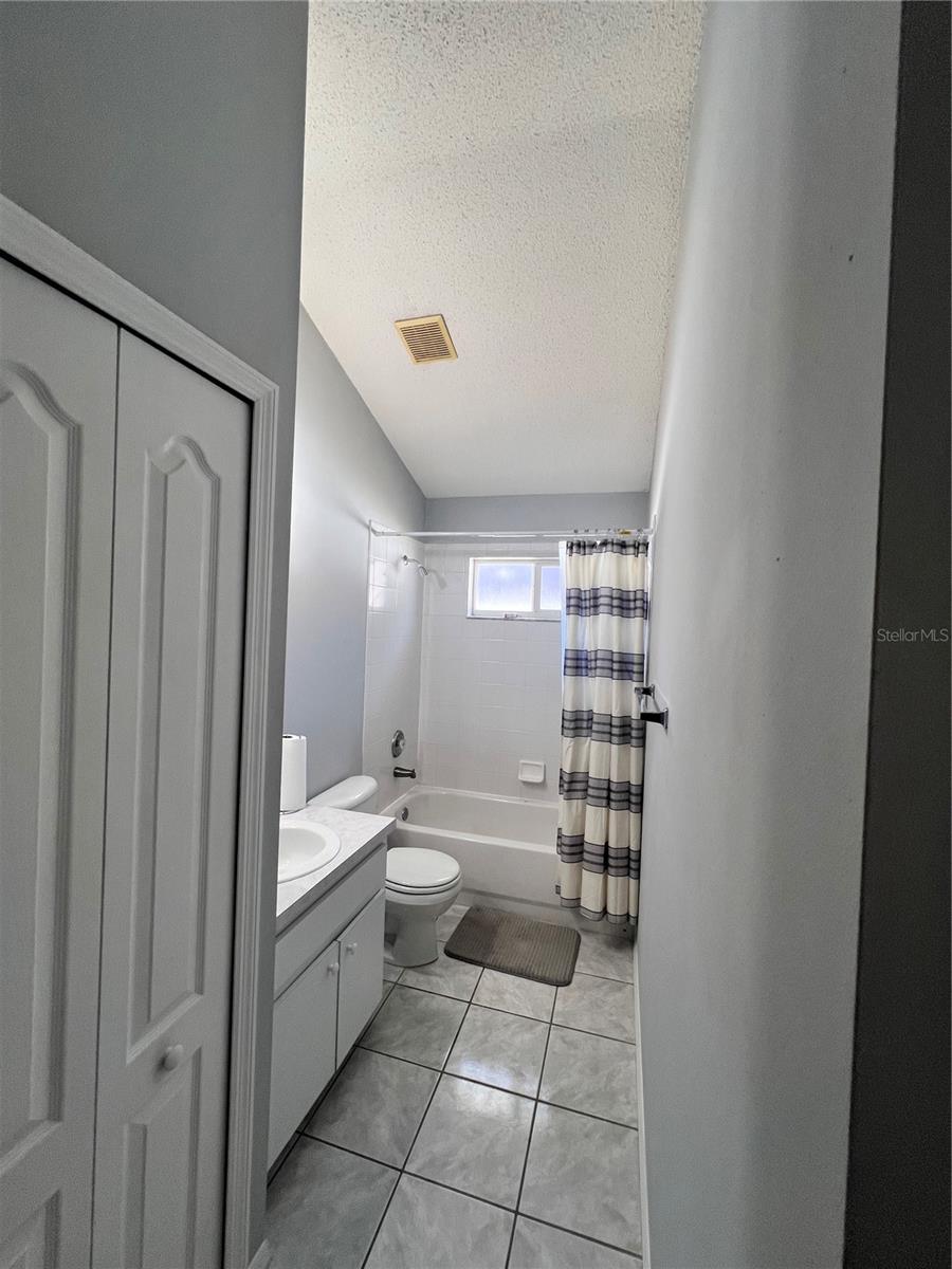 418 HENDERSON AVE, SEFFNER, FL, 33584