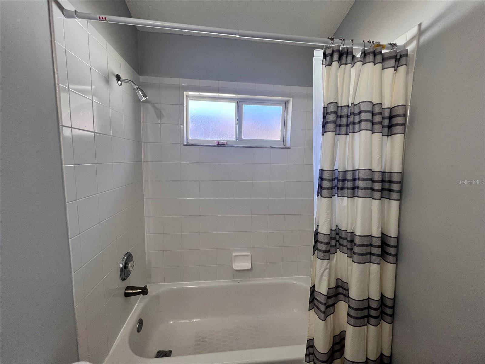 418 HENDERSON AVE, SEFFNER, FL, 33584