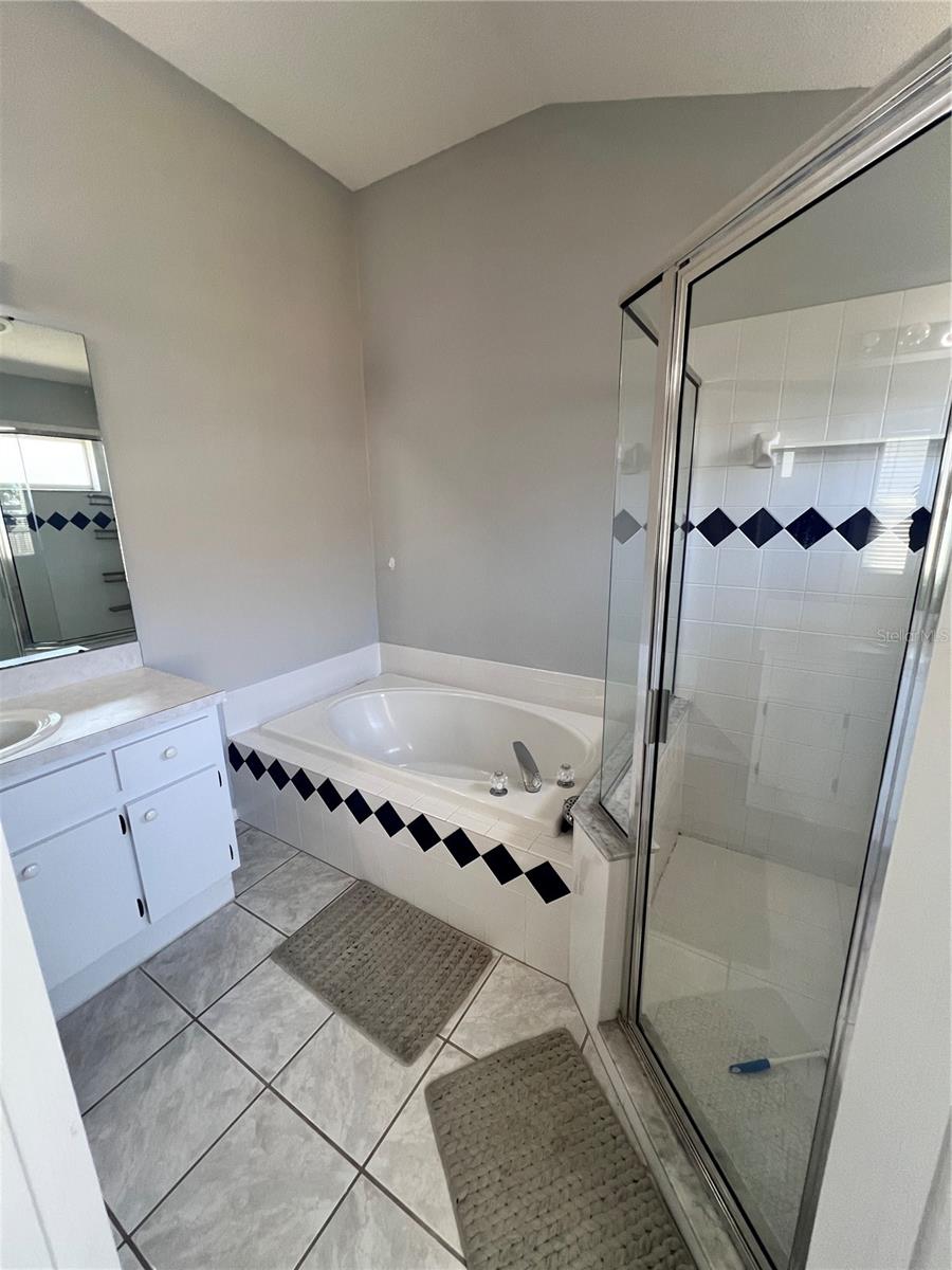 418 HENDERSON AVE, SEFFNER, FL, 33584