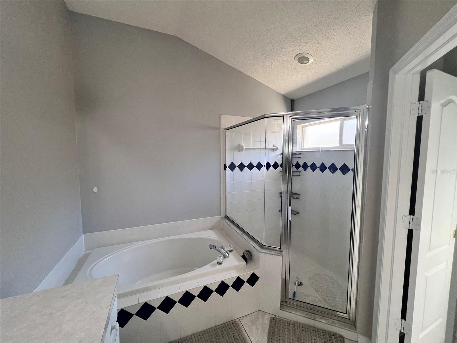 418 HENDERSON AVE, SEFFNER, FL, 33584