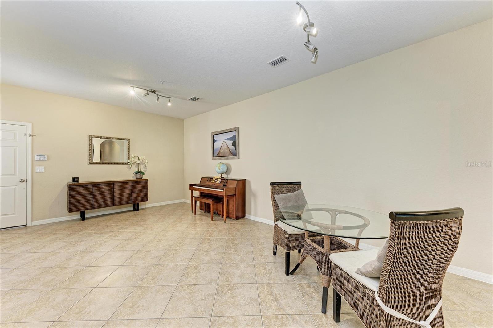 3619 PARKRIDGE CIR #11-102, SARASOTA, FL, 34243