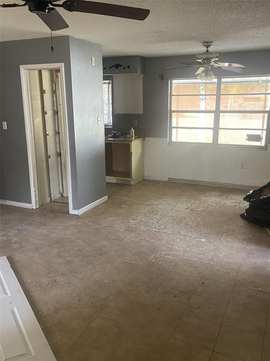 904 HICKORY AVE, FRUITLAND PARK, FL, 34731