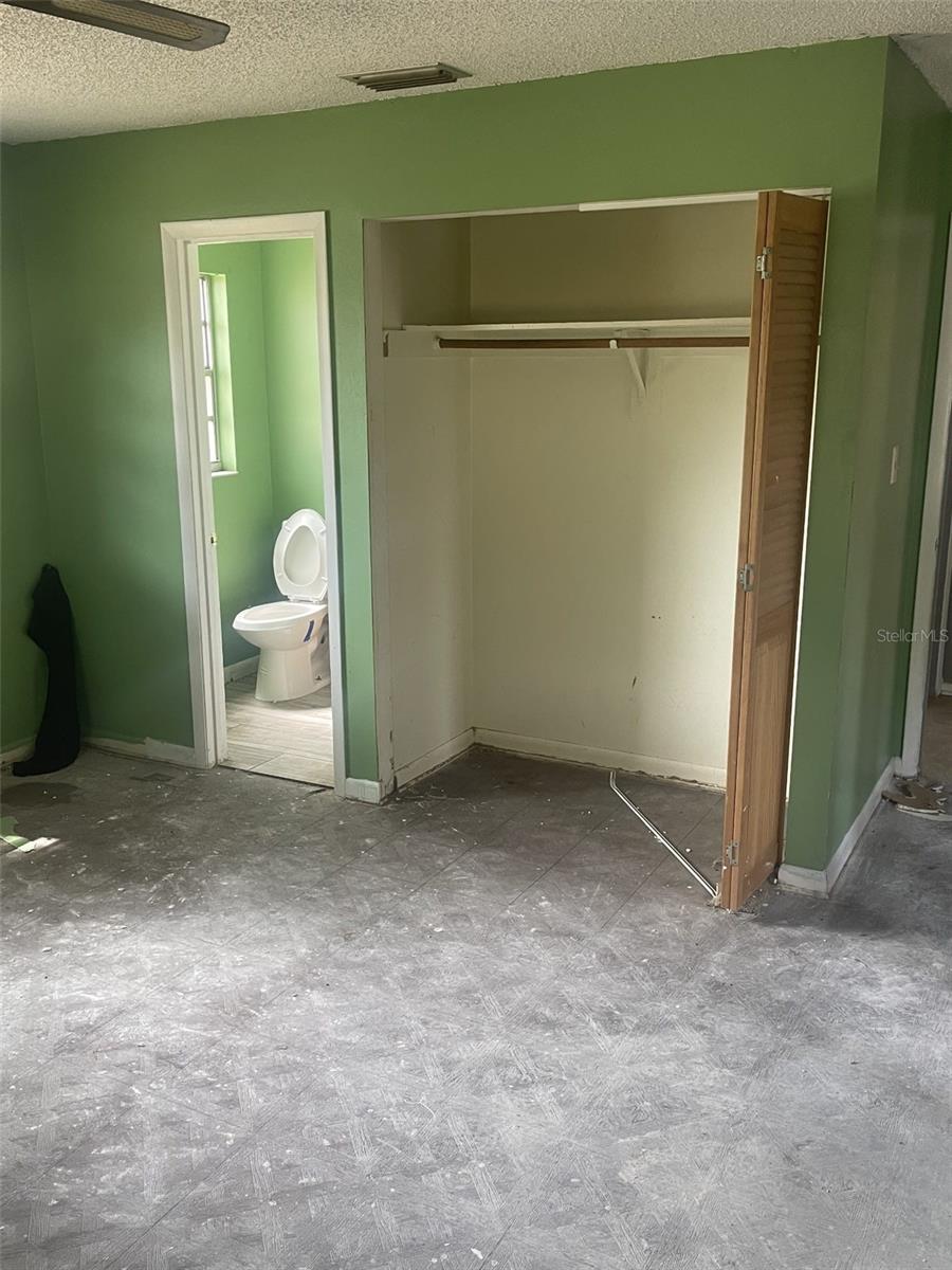 904 HICKORY AVE, FRUITLAND PARK, FL, 34731