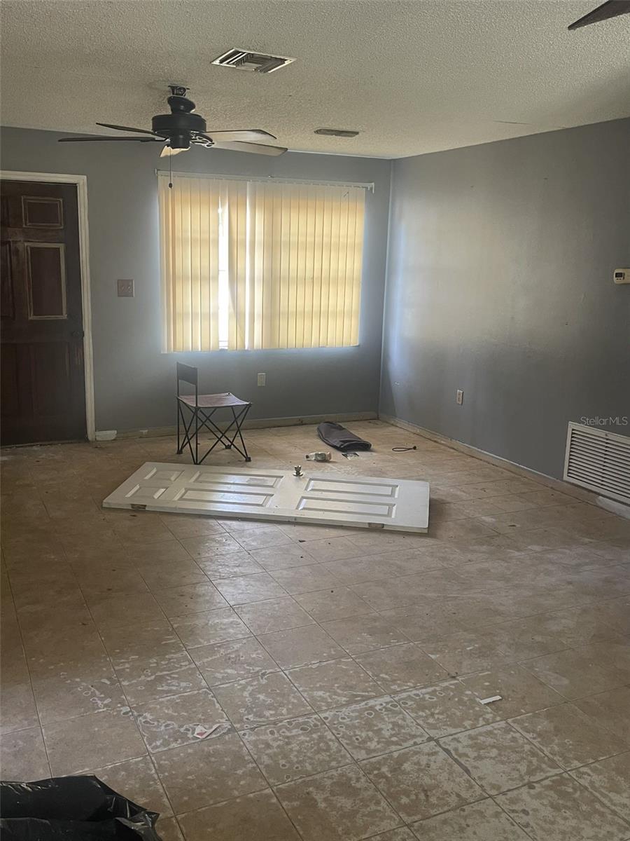 904 HICKORY AVE, FRUITLAND PARK, FL, 34731