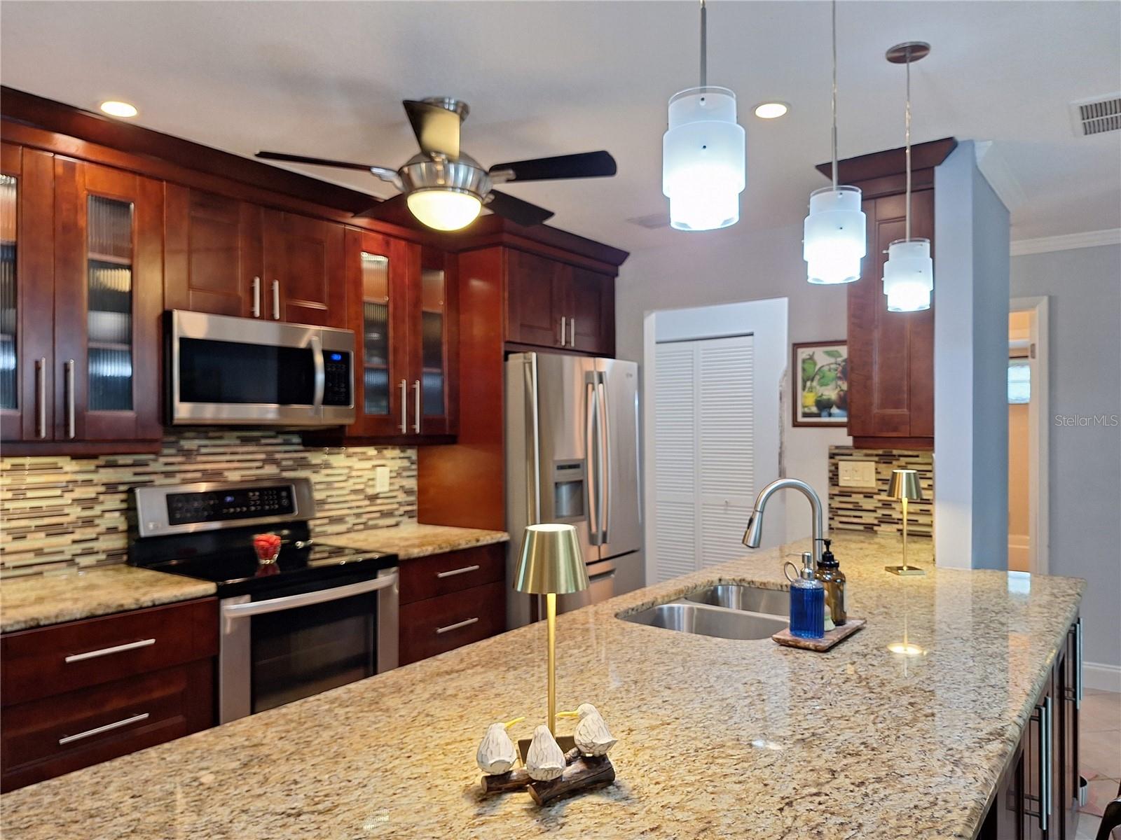30 HARBOR LAKE CIR, SAFETY HARBOR, FL, 34695