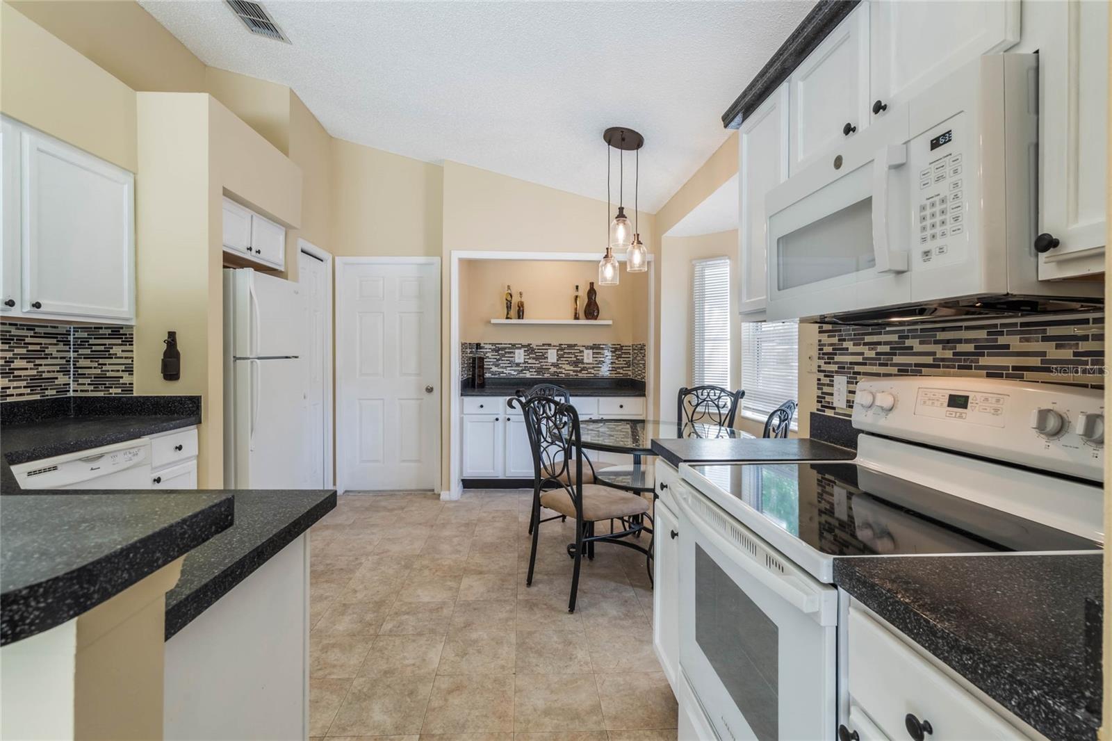 815 THOUSAND OAKS BLVD, DAVENPORT, FL, 33896