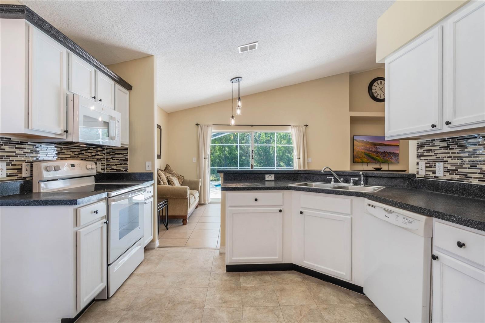 815 THOUSAND OAKS BLVD, DAVENPORT, FL, 33896