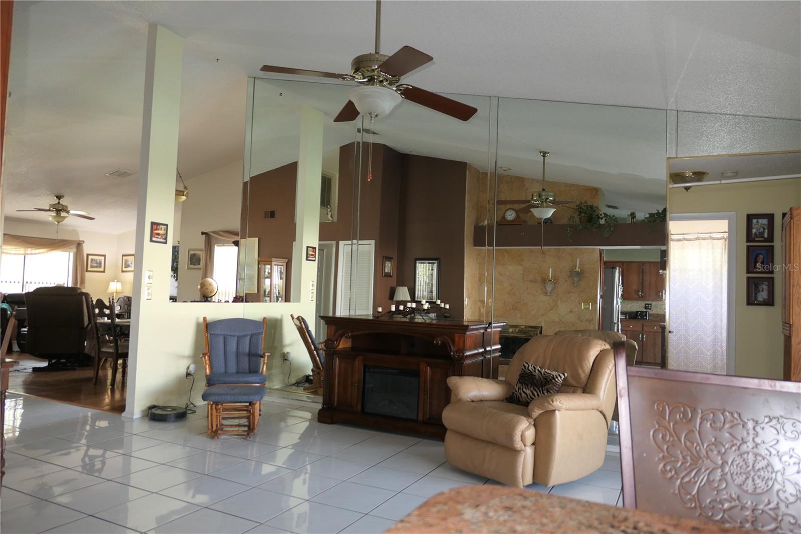 8609 THIMBLEBERRY LN, TAMPA, FL, 33635
