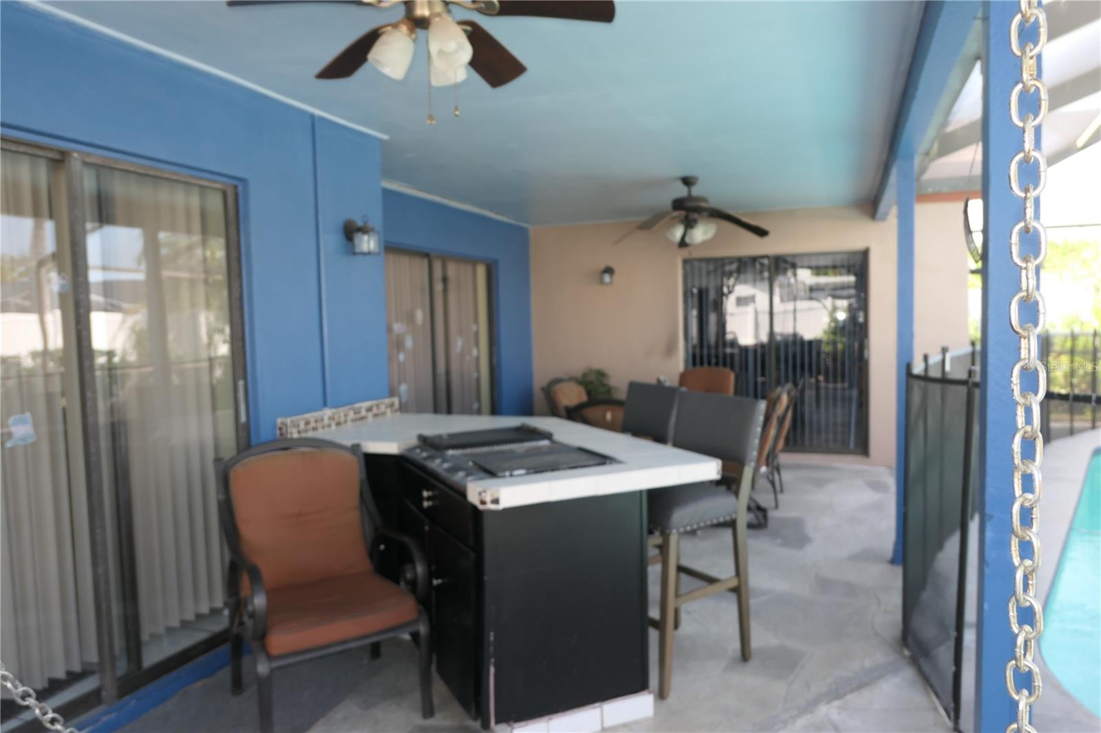 8609 THIMBLEBERRY LN, TAMPA, FL, 33635
