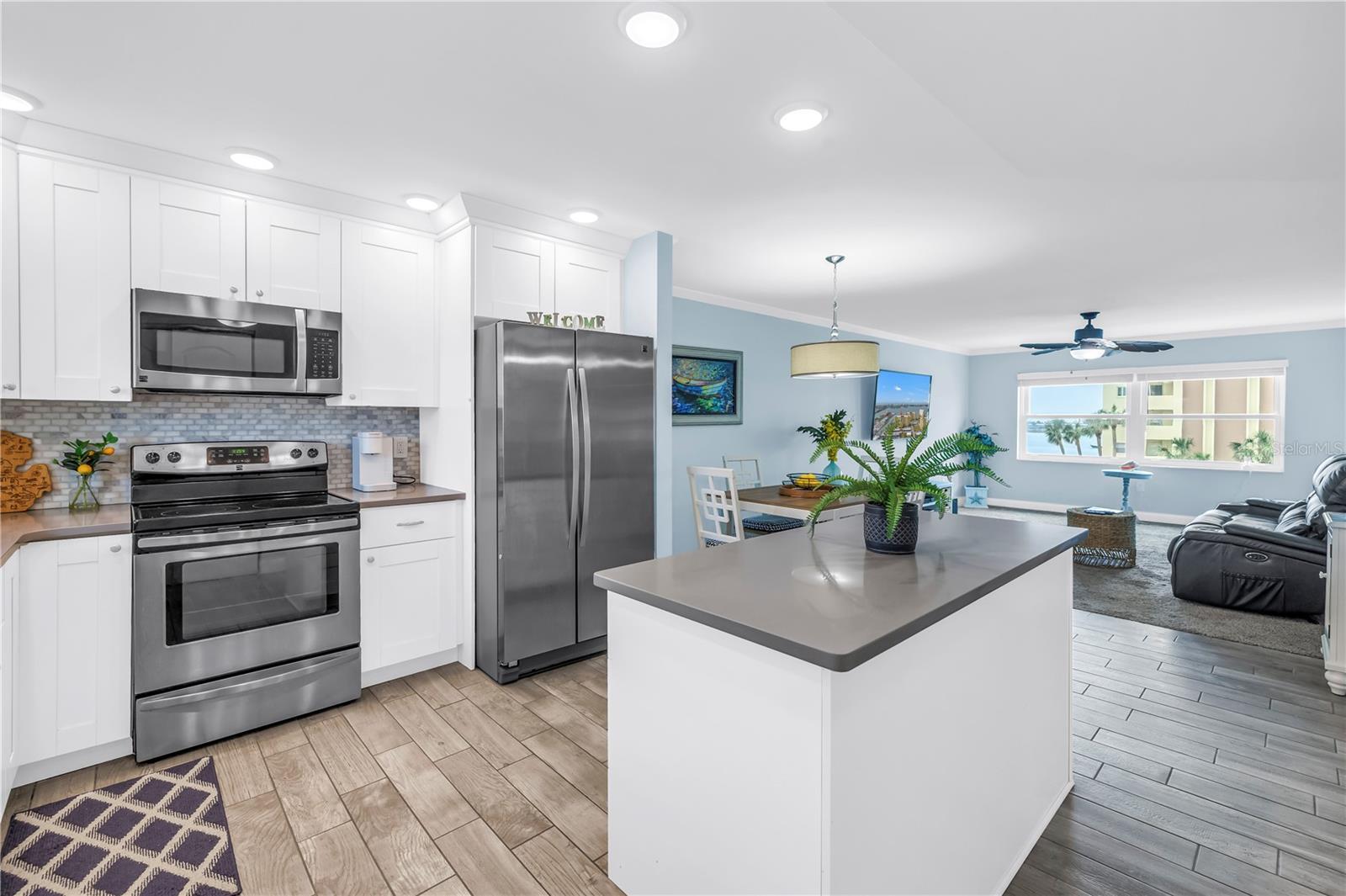 4550 COVE CIR #408, ST PETERSBURG, FL, 33708