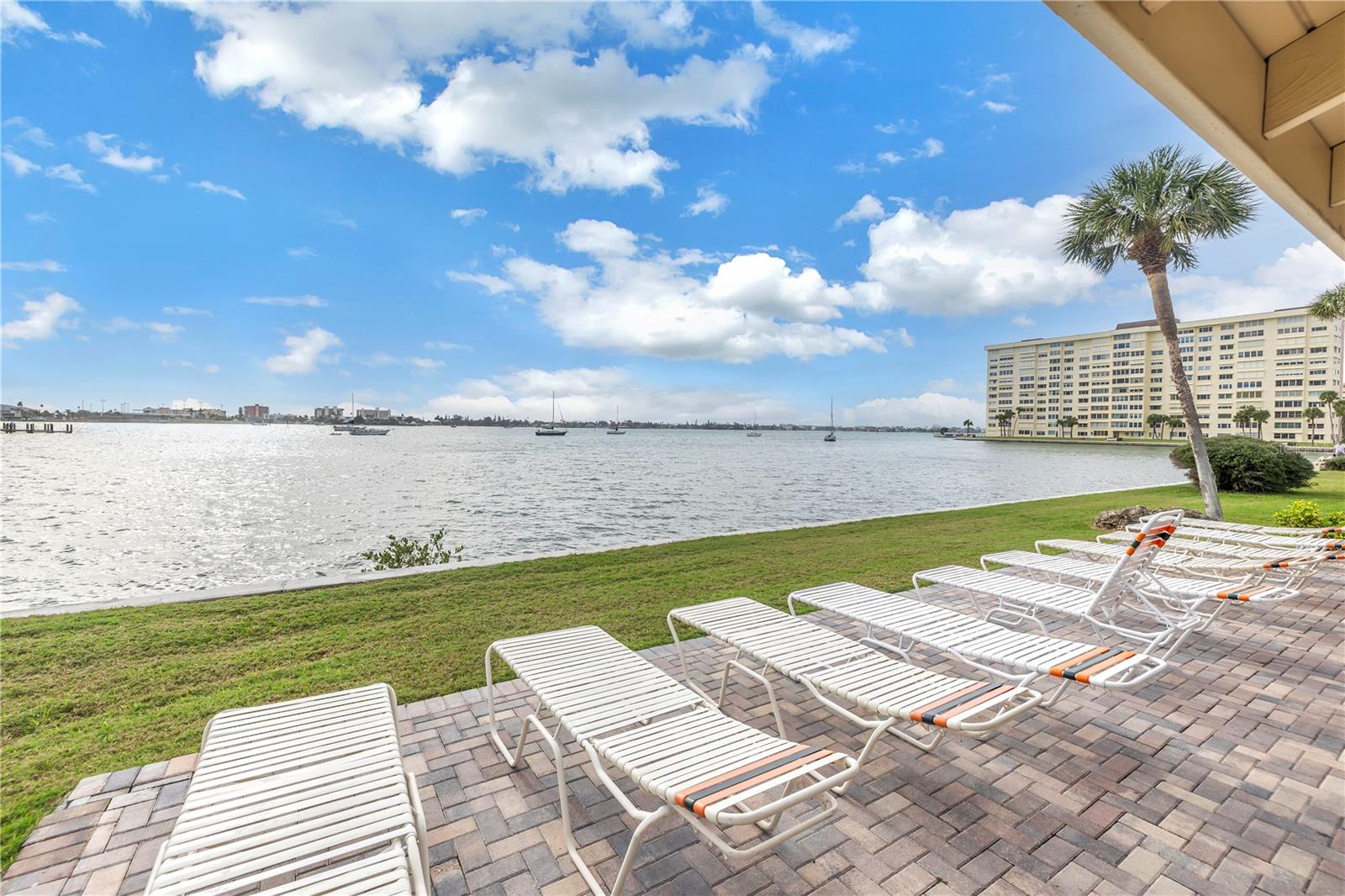 4550 COVE CIR #408, ST PETERSBURG, FL, 33708