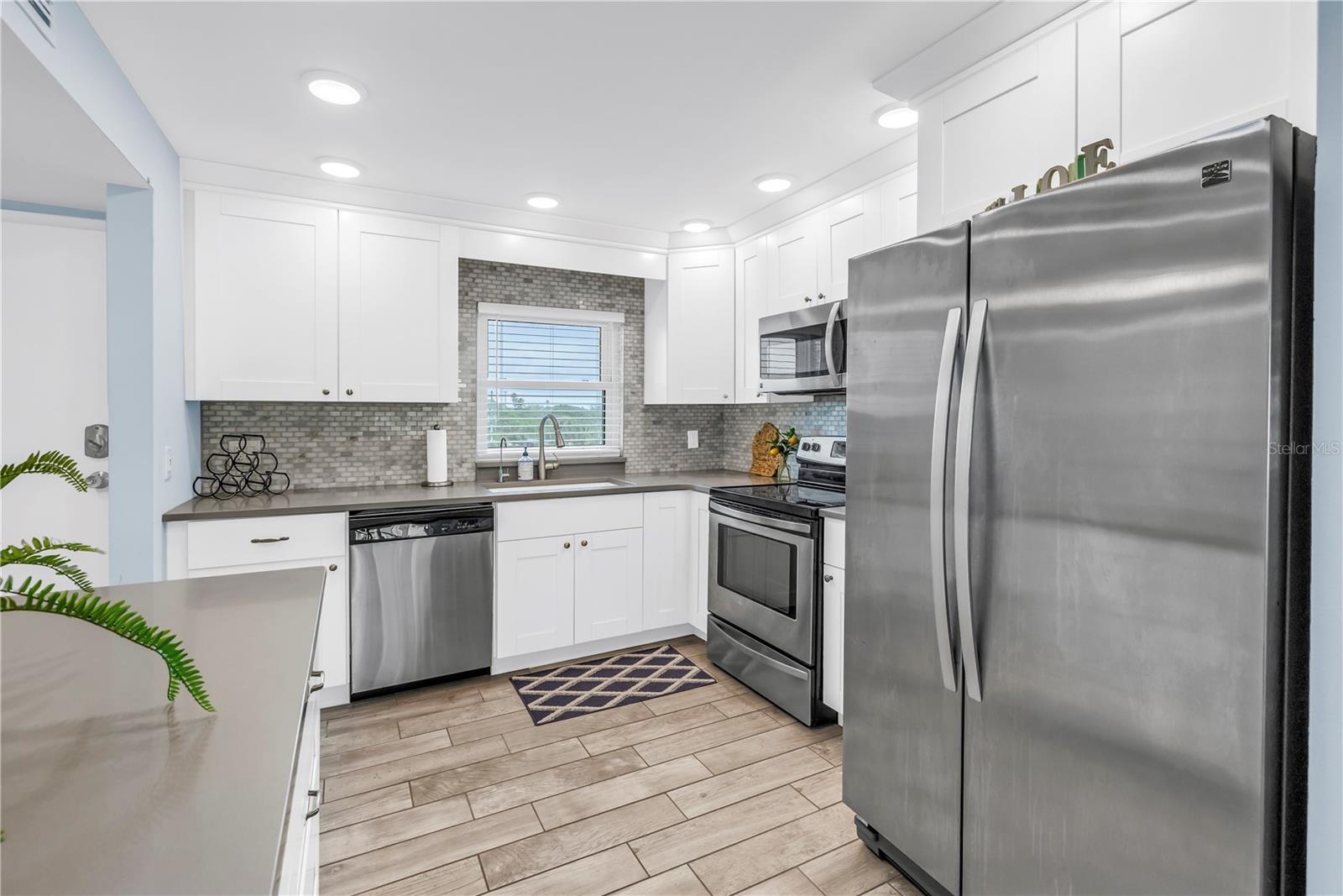 4550 COVE CIR #408, ST PETERSBURG, FL, 33708