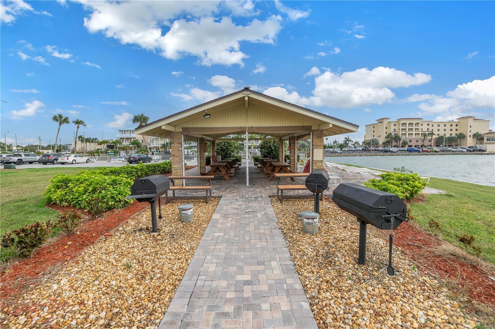 4550 COVE CIR #408, ST PETERSBURG, FL, 33708