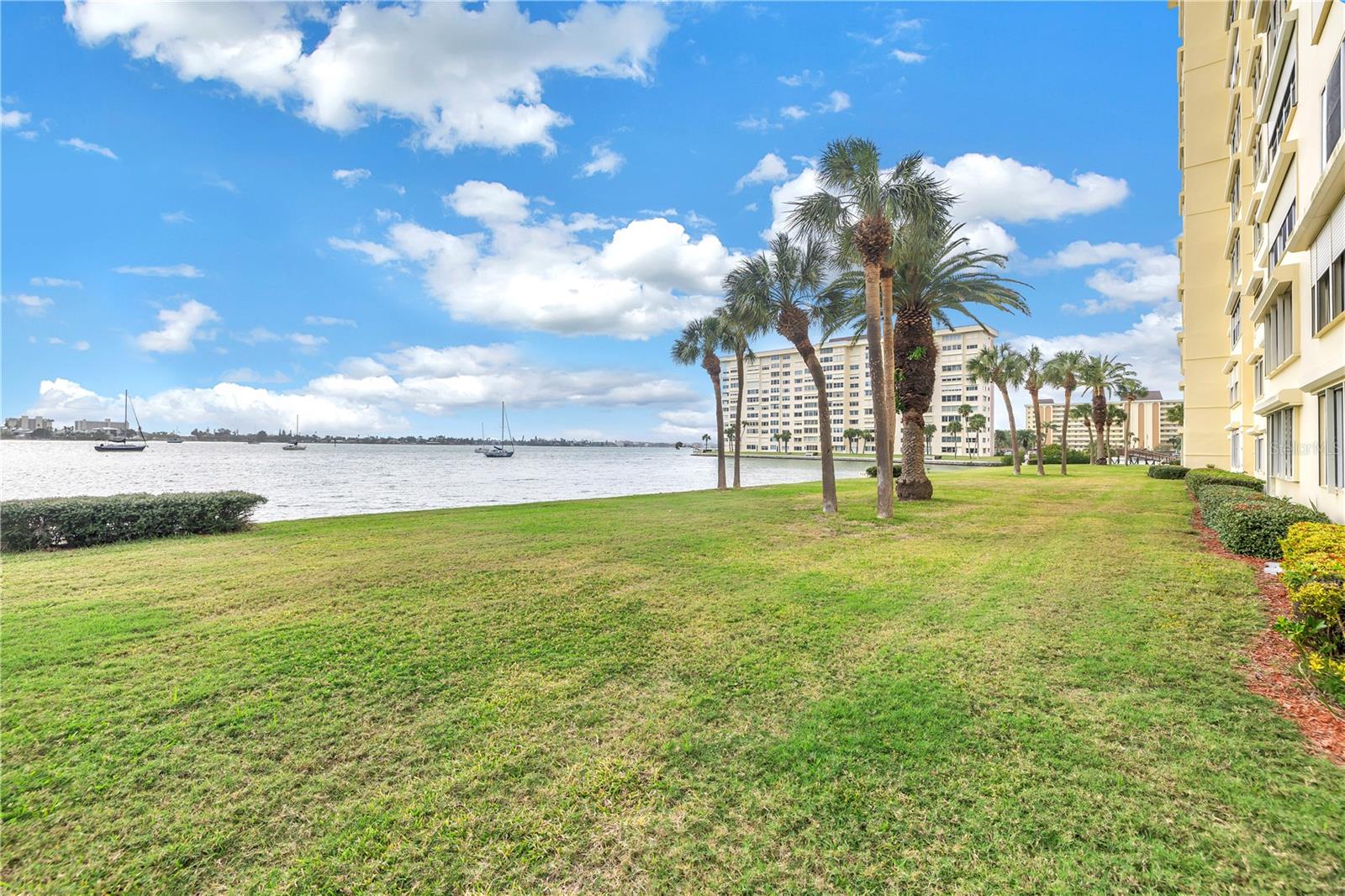 4550 COVE CIR #408, ST PETERSBURG, FL, 33708