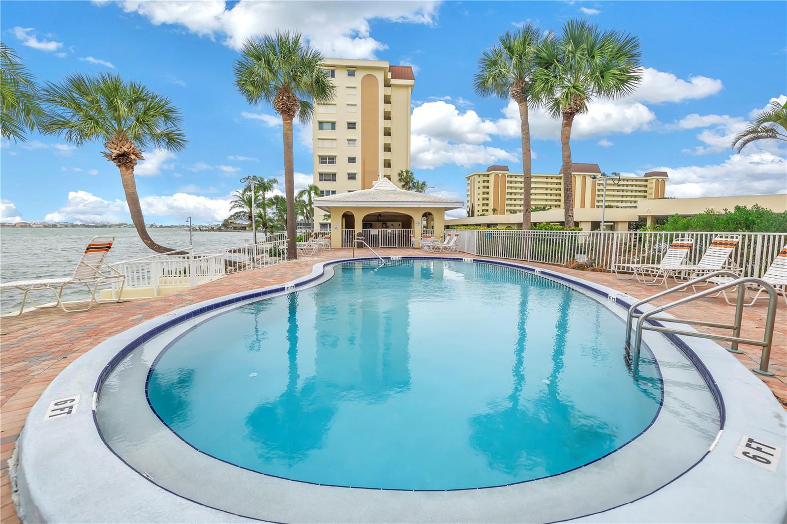 4550 COVE CIR #408, ST PETERSBURG, FL, 33708