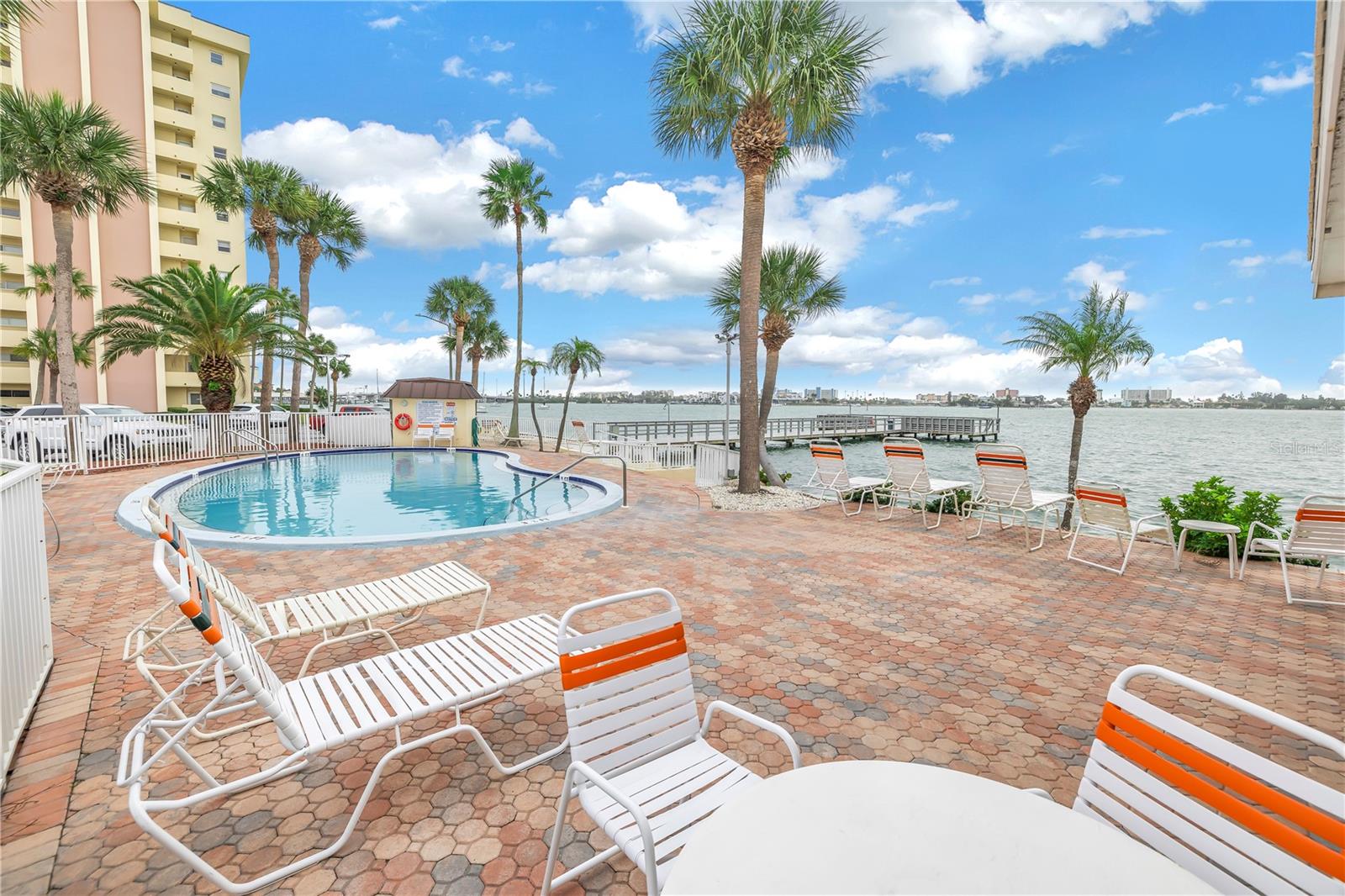 4550 COVE CIR #408, ST PETERSBURG, FL, 33708