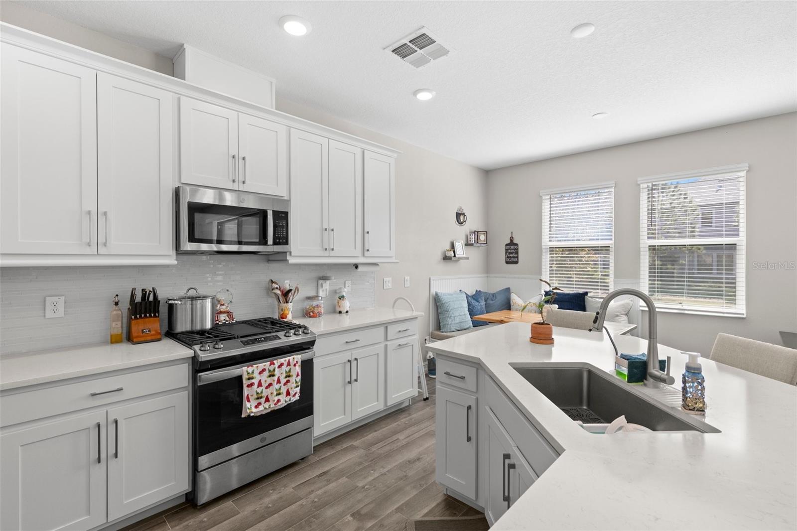 4600 LAGONA LN, WESLEY CHAPEL, FL, 33543